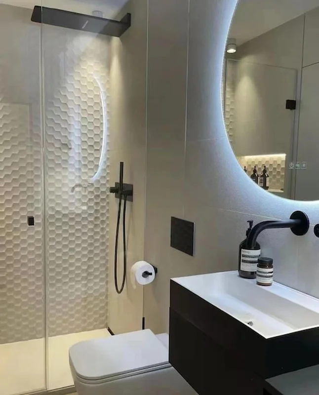 Nowoczesny minimalistyczny projekt łazienki